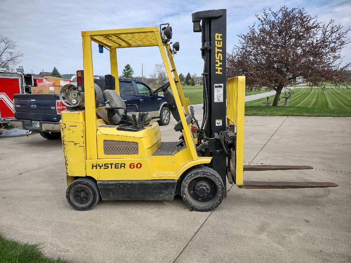 Hyster Lift Truck / Forklift Model S60XM (Used) Item # UE-012325C