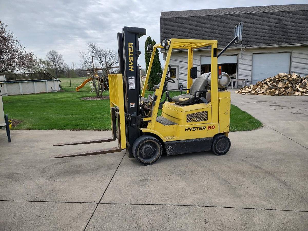 Hyster Lift Truck / Forklift Model S60XM (Used) Item # UE-012325C
