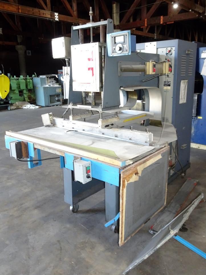 Cosmos-Kabar 10kW RF Clamshell Blister Sealer / Welder (Used) Item # UE-013125A