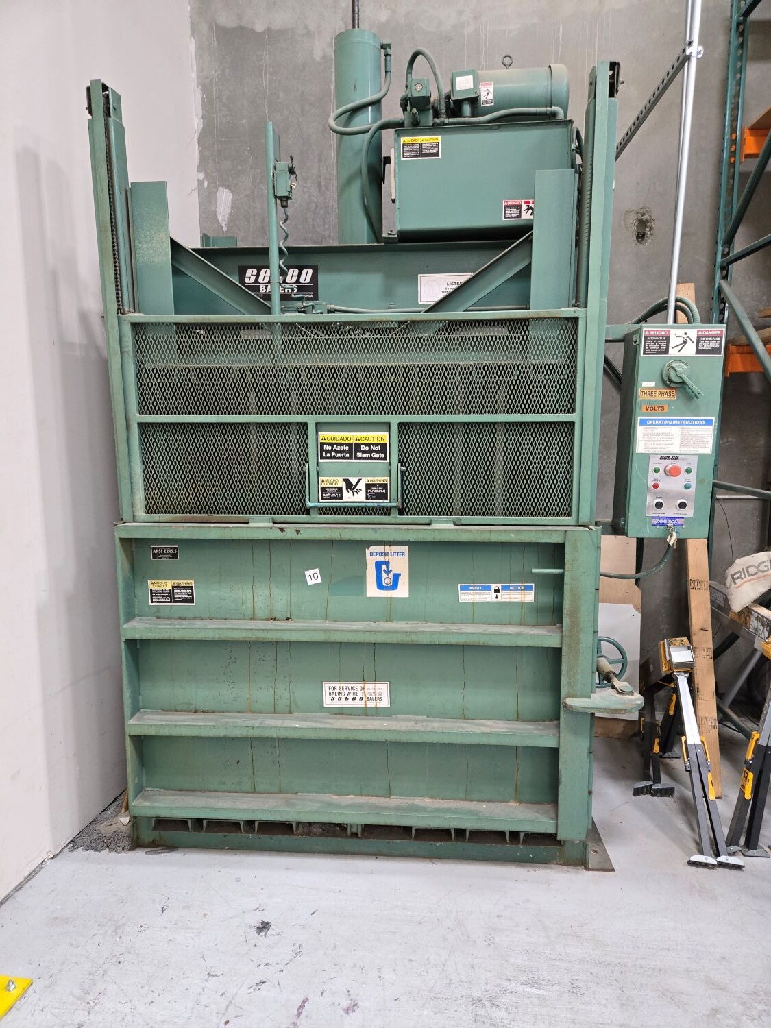 Selco V15-LP Hydraulic Vertical Cardboard Recycling Baler (Used) Item # UE-020325A
