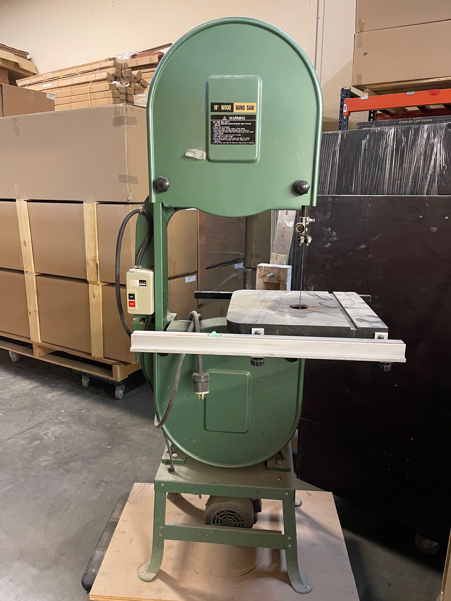 Equipment Lot: Spray Paint, Dust Collectors, Moulder, Saw, and Planer (Used) Item # UE-022425F