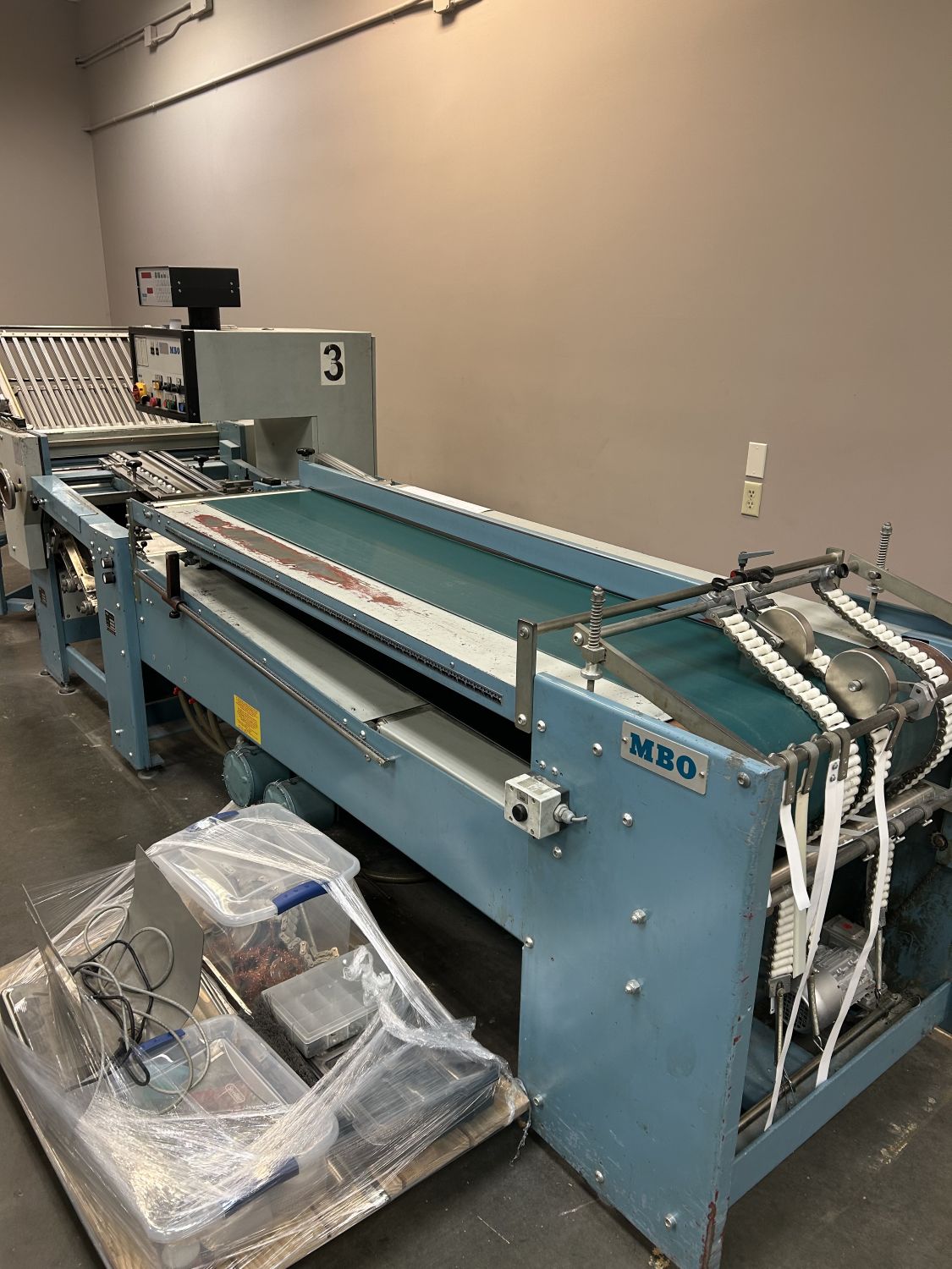 MBO B26-C Continuous Feeder Paper Folding Machine (Used) Item # UE-022425G