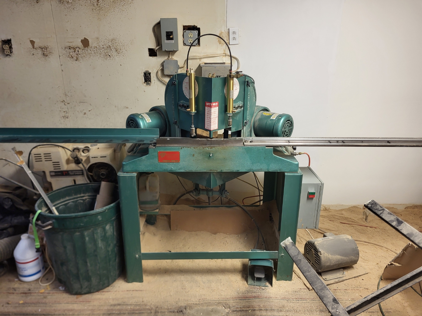 Pistorius MN200 / MN-200 Double Miter Saw (Used) Item # UE-031125E