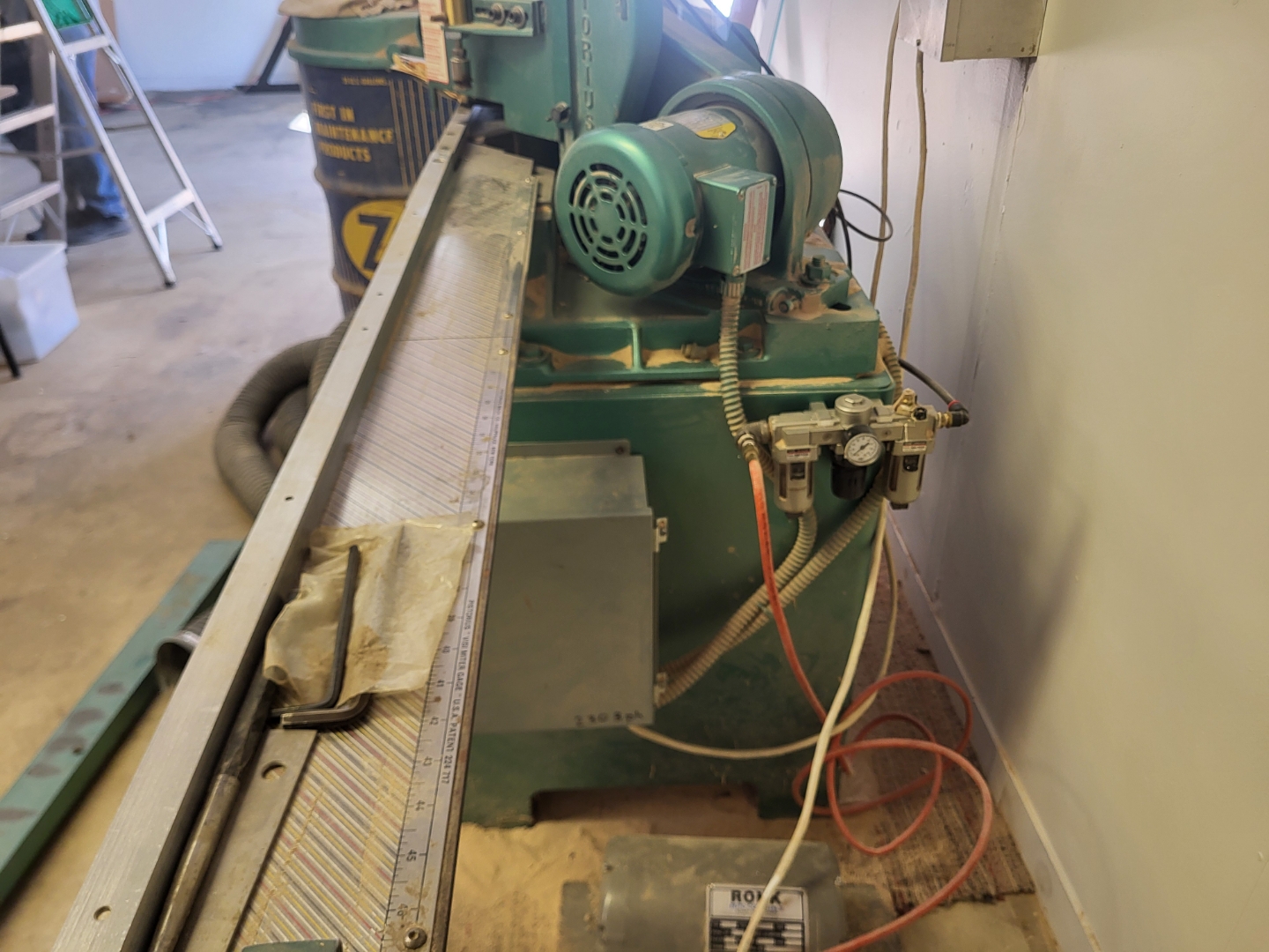 Pistorius MN200 / MN-200 Double Miter Saw (Used) Item # UE-031125E