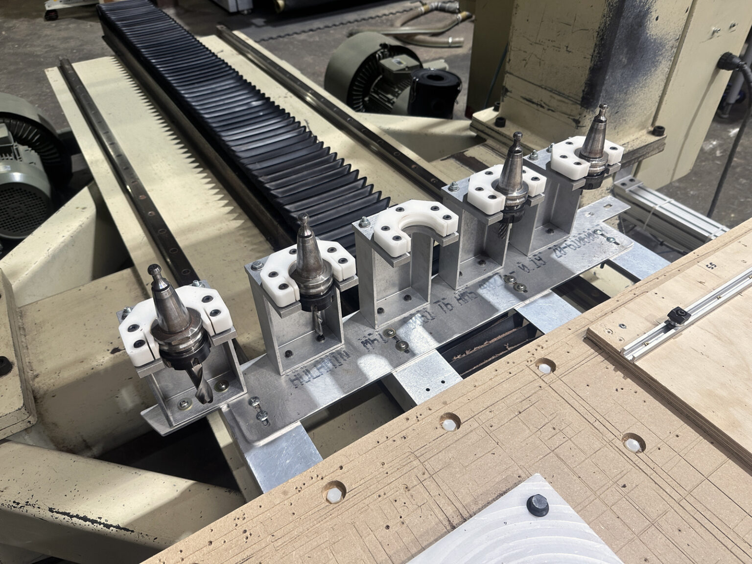 Motionmaster 5 Axis CNC Router E810 (Used) Item # UE-031725A