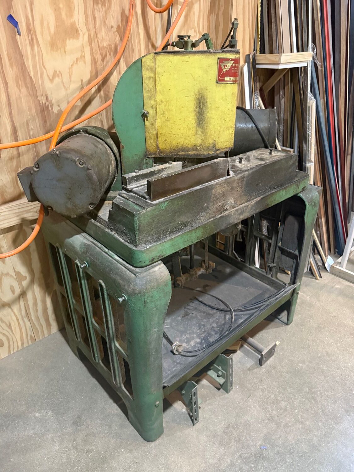 Pistorius MN200 / MN-200 Double Miter Saw (Used) Item # UE-040925D
