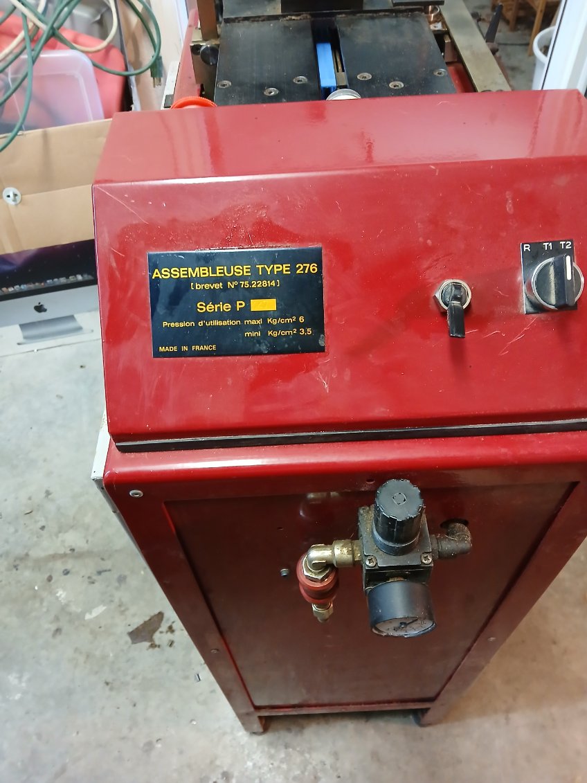 Cassese Model 276 Frame Joiner / Vnailer Type: Serie P (Used) Item # UE-051225H