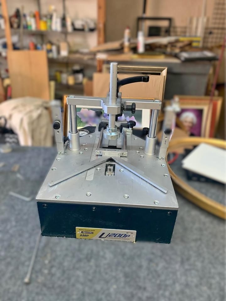 Fletcher AMP/Alfamacchine U-200P / U200P Semi-Auto/Pneumatic Underpinner (Used) Item # UE-060525E
