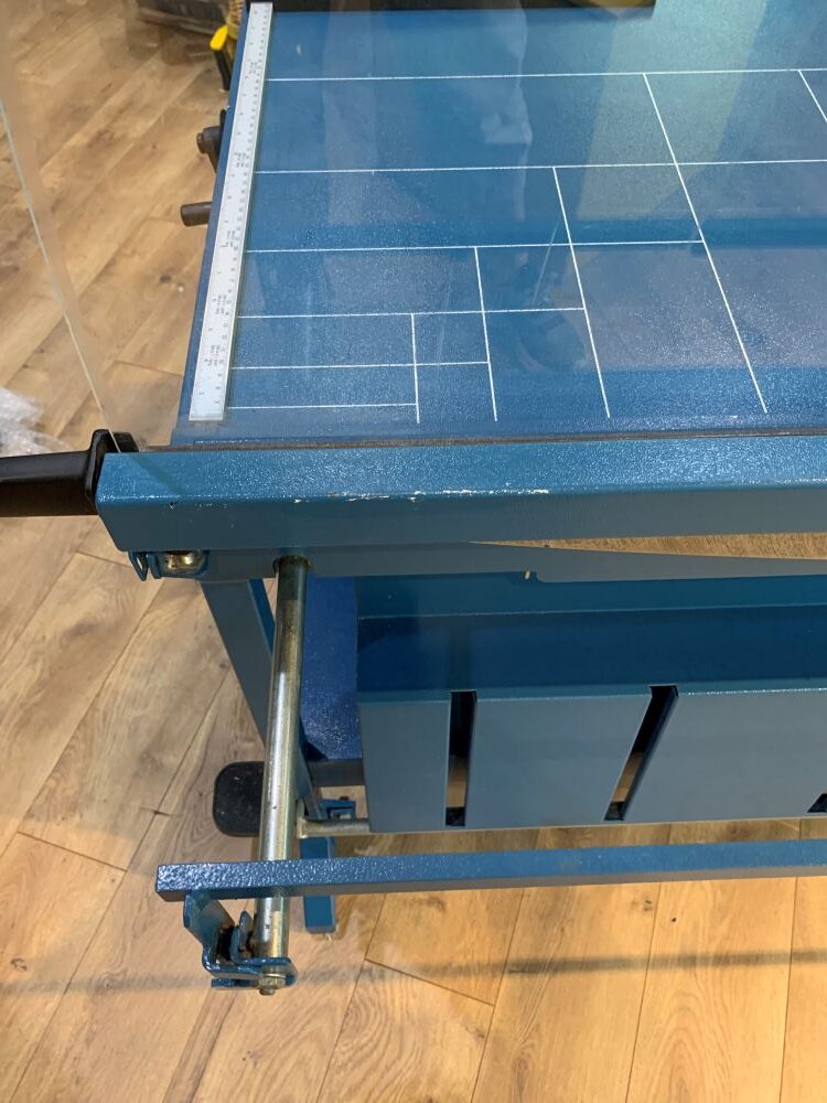 Dahle 585 Large Format Guillotine Paper Cutter (Used) Item # UE-061725A