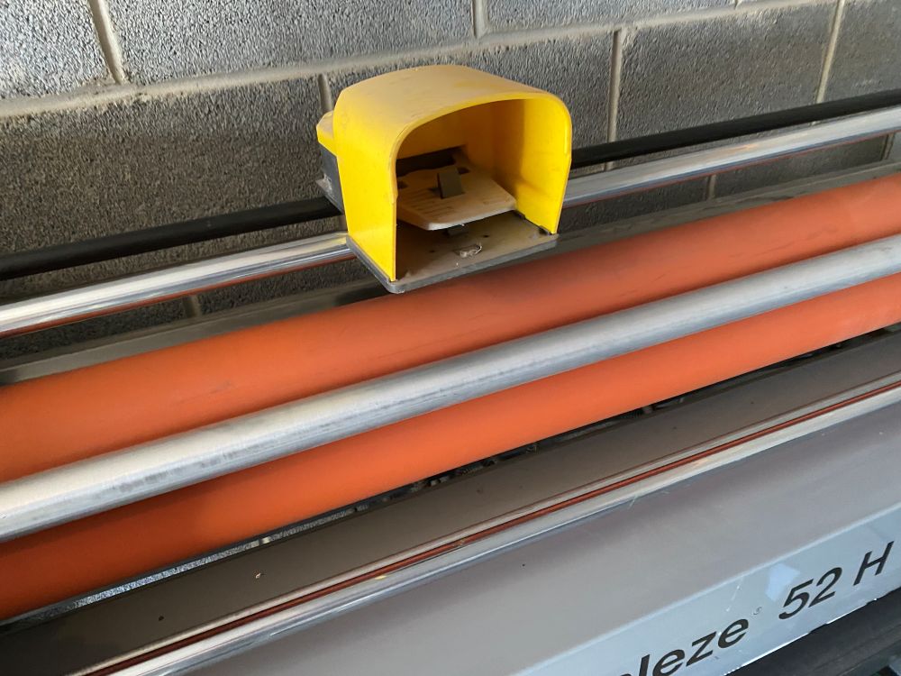 Seal Sealeze 52H Wide Format Heated Laminator (Used) Item # UE-062425E