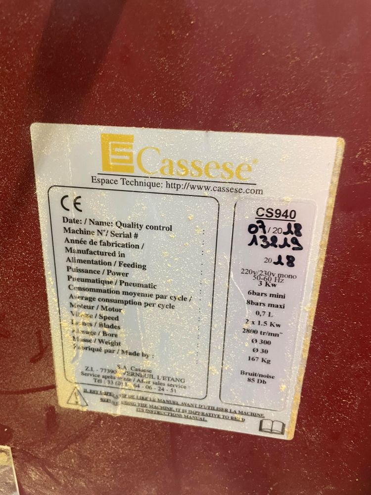 Cassese CS940 Manual Double Mitre Saw – CS 940 (Used) Item # UE-070125A