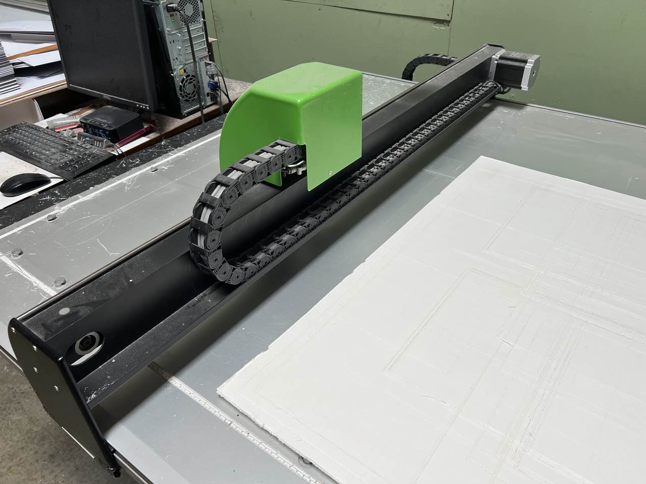 Gunnar AiOX XL Mat Cutter (Used) Item # UE-070225C