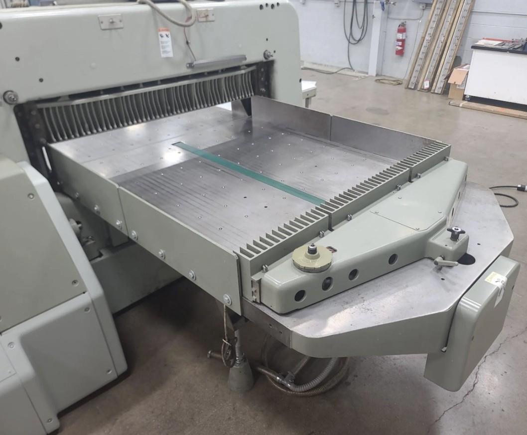Polar 137EMC-MON 53in Programmable Paper Cutter w/ Safety Lights and Air Table (Used) Item UE-072125C