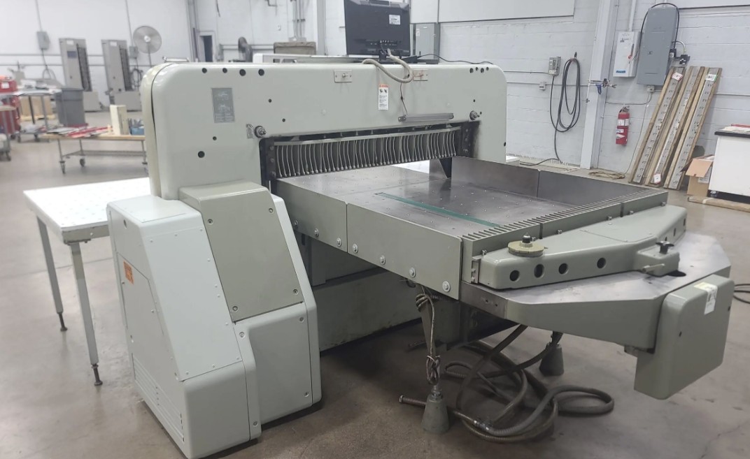 Polar 137EMC-MON 53in Programmable Paper Cutter w/ Safety Lights and Air Table (Used) Item UE-072125C