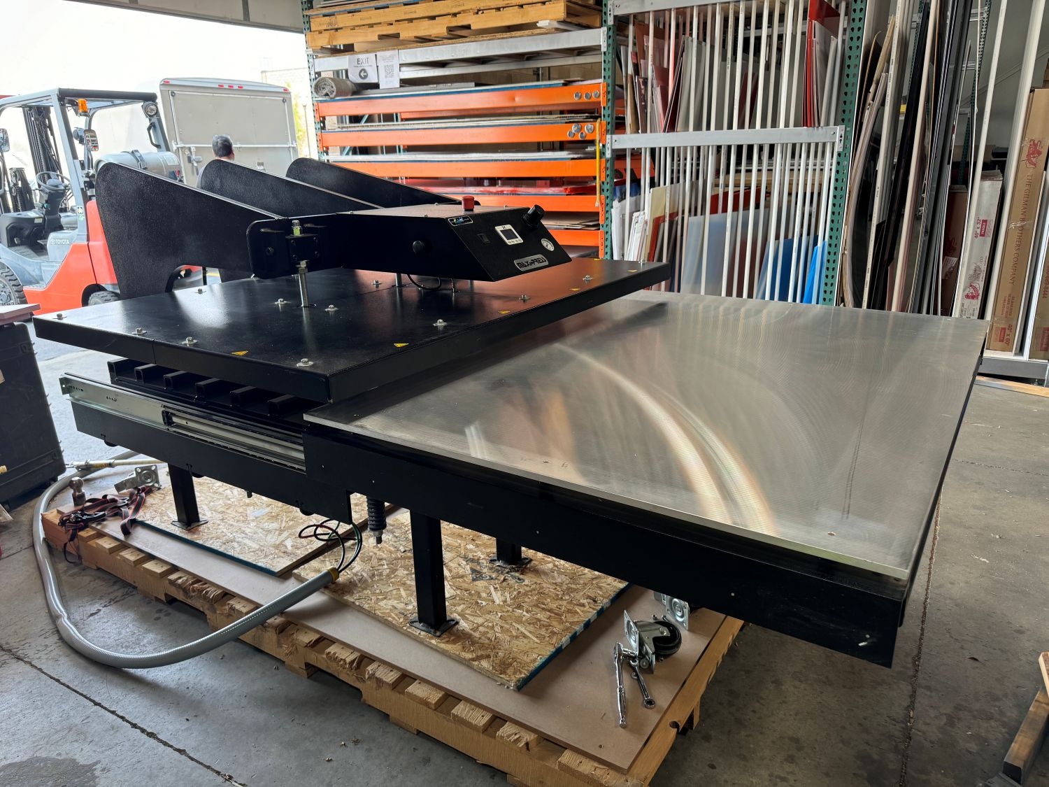 Geo Knight Maxi-Press Air Automatic 4464AP Large Format Heat Press (Used) Item # UE-072825C