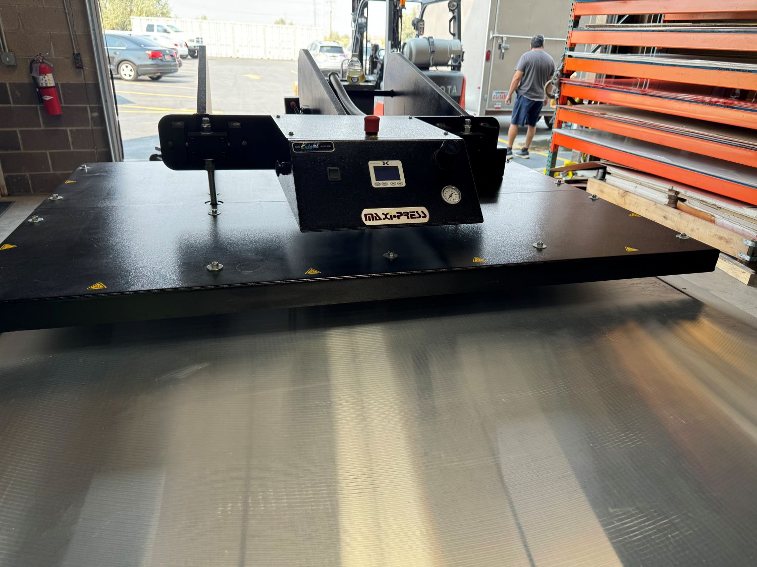 Geo Knight Maxi-Press Air Automatic 4464AP Large Format Heat Press (Used) Item # UE-072825C