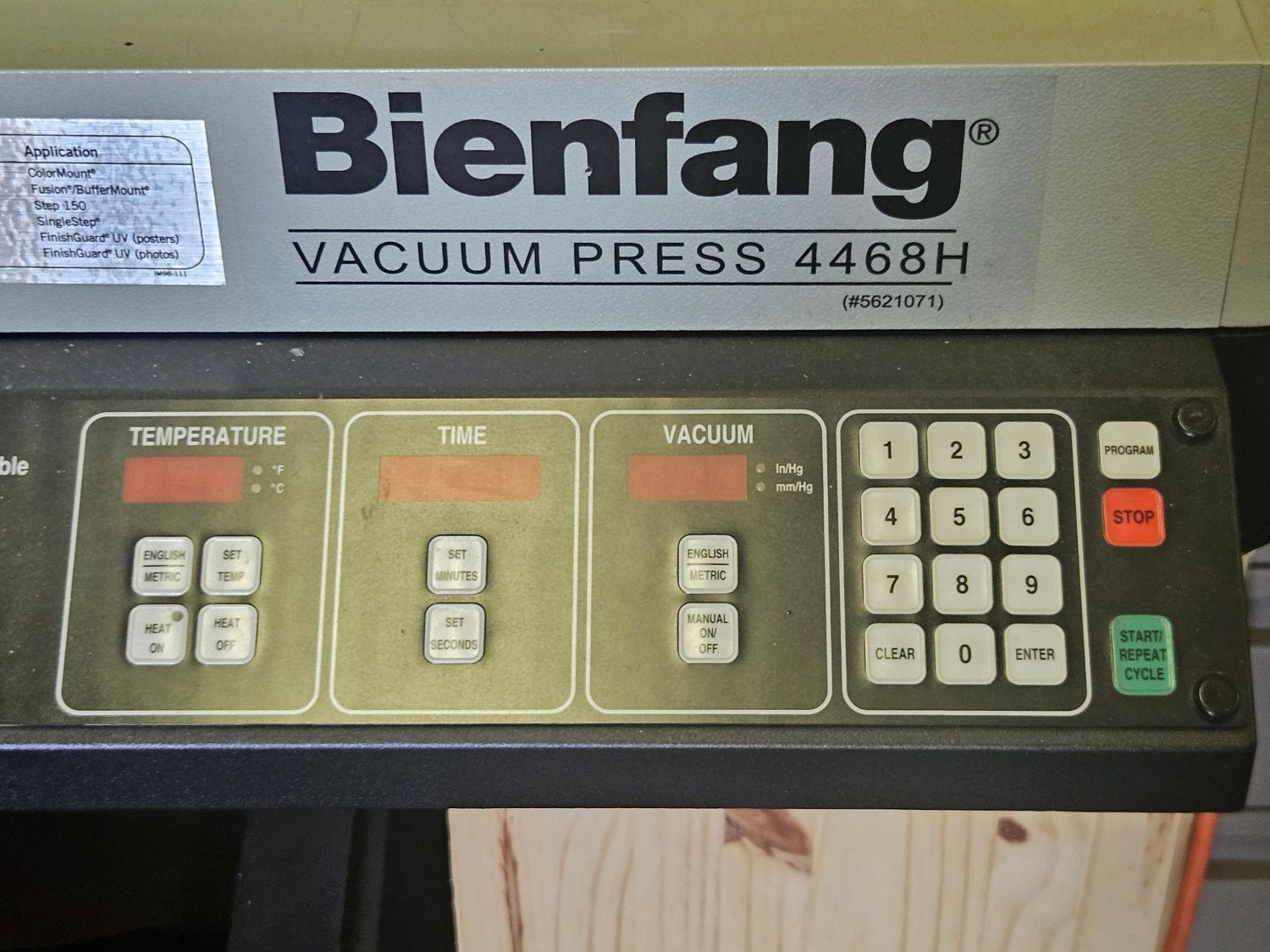 Bienfang 4468H Vacuum Heat Press (VacuSeal / D&K Expression) (Used) Item # UE-081525A