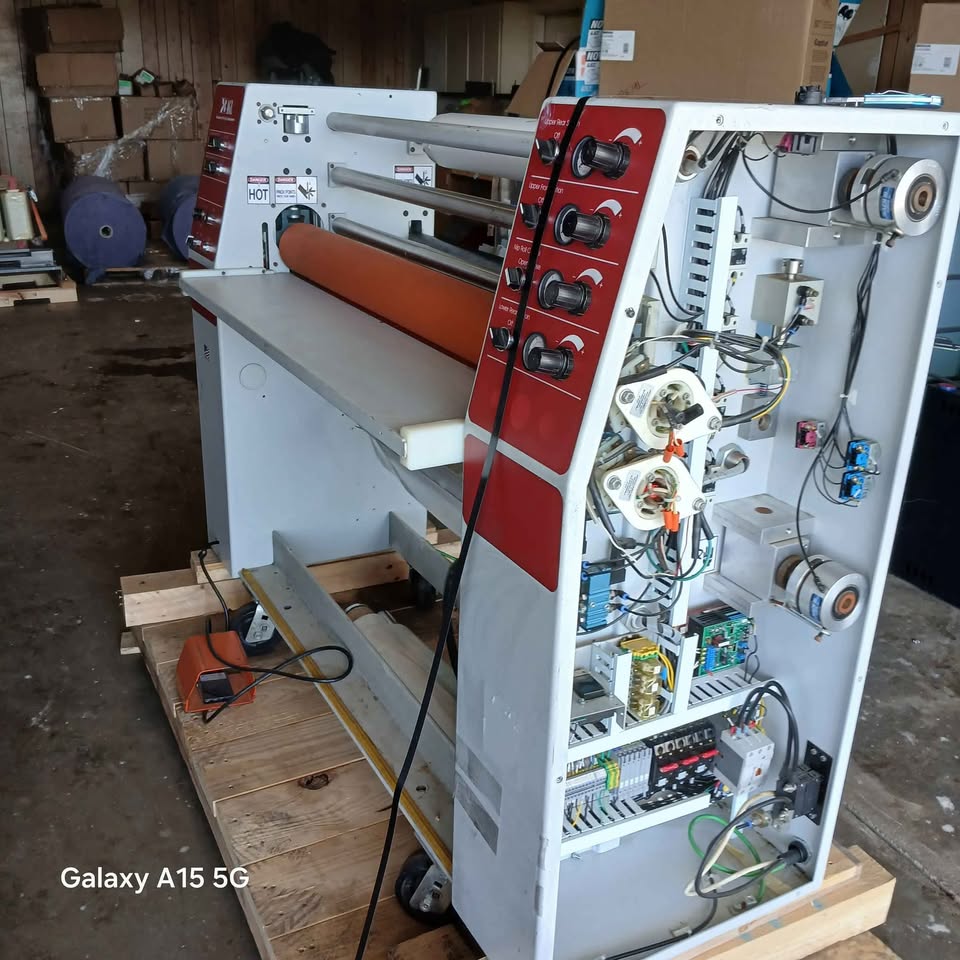 AGL 4400 44″ Laminator (Used) Item # UE-090525A