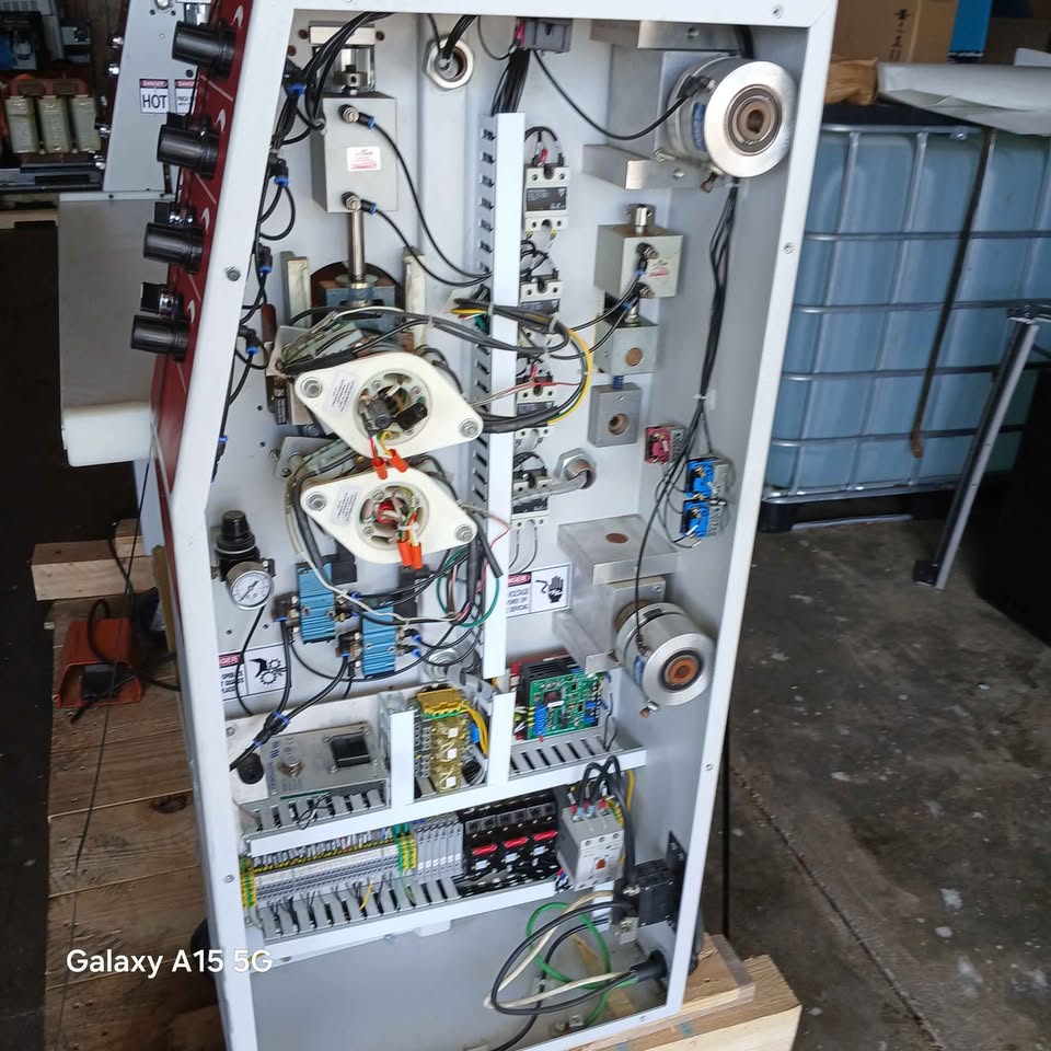 AGL 4400 44″ Laminator (Used) Item # UE-090525A