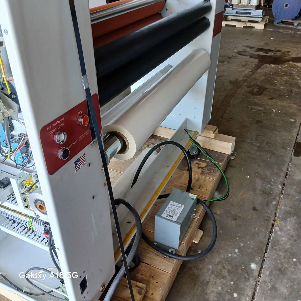 AGL 4400 44″ Laminator (Used) Item # UE-090525A