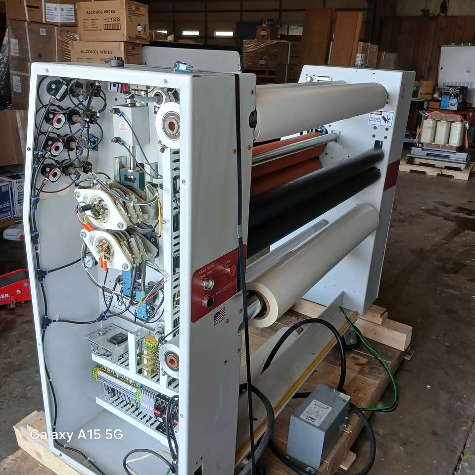 AGL 4400 44″ Laminator (Used) Item # UE-090525A