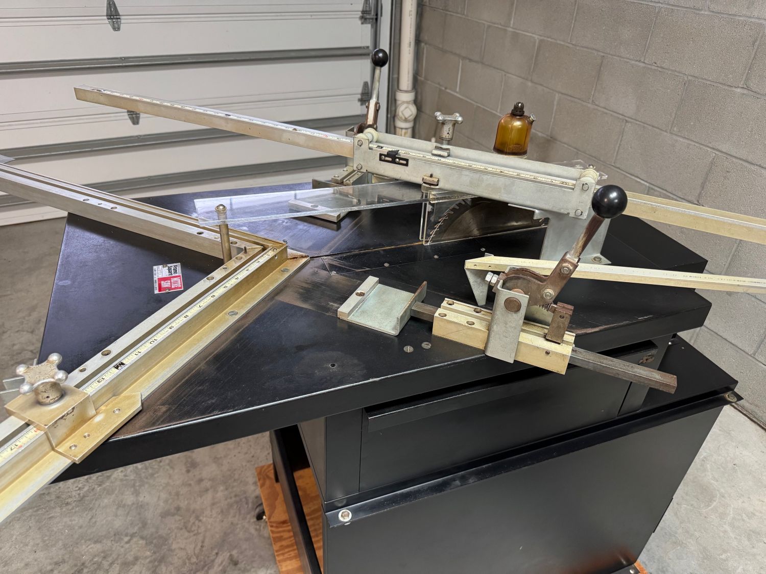Frame Square Miter Saw (Used) Item # UE-092225A