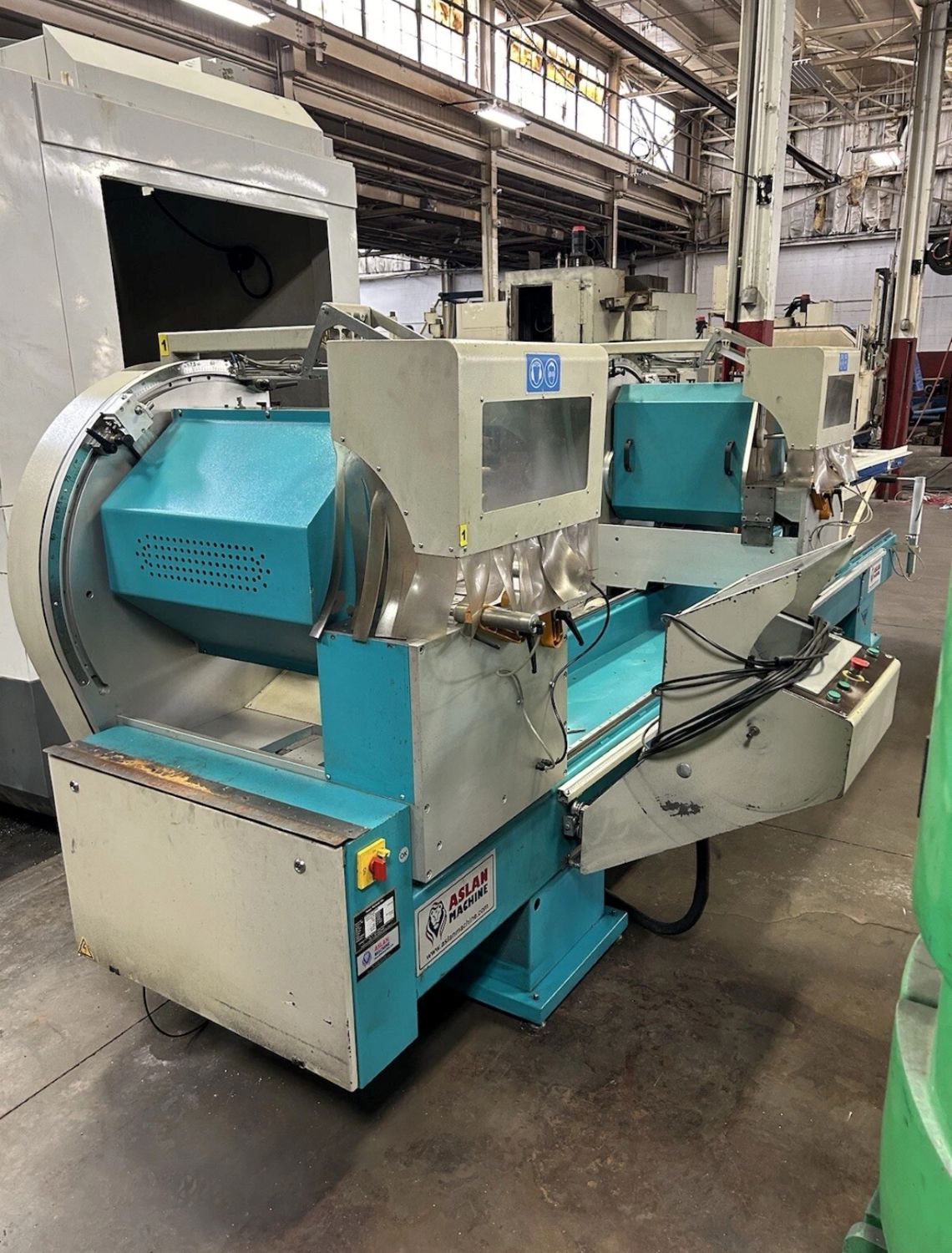 Aslan DCY-550 22″ Automatic Double Head Miter Saw (Used) Item # UE-100125D
