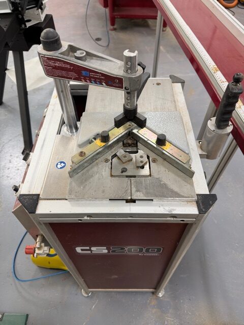 Cassese CS200 Underpinner / Joiner / Vnailer (Used) Item # UE-110625E