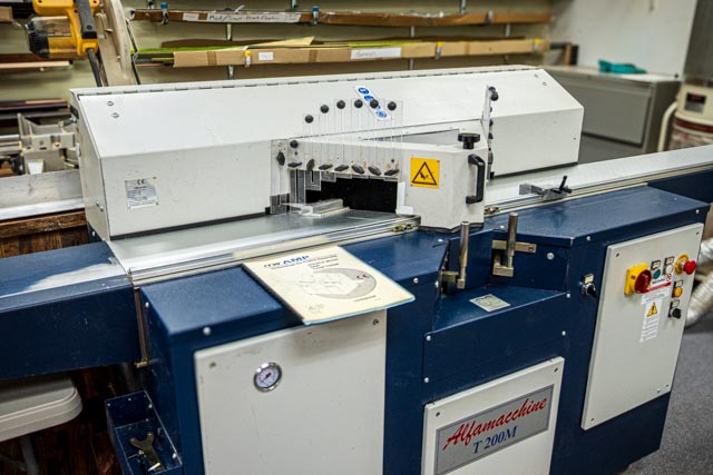 Alfamacchine / ITW AMP 200T Double Miter Saw (Used) Item # UE-111225A