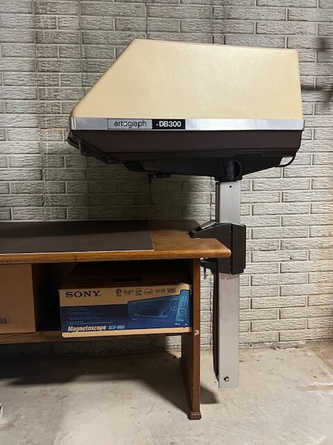 Artograph DB300 Projector (Used) Item # UE-111225F