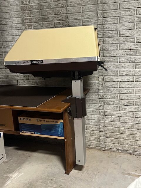 Artograph DB300 Projector (Used) Item # UE-111225F