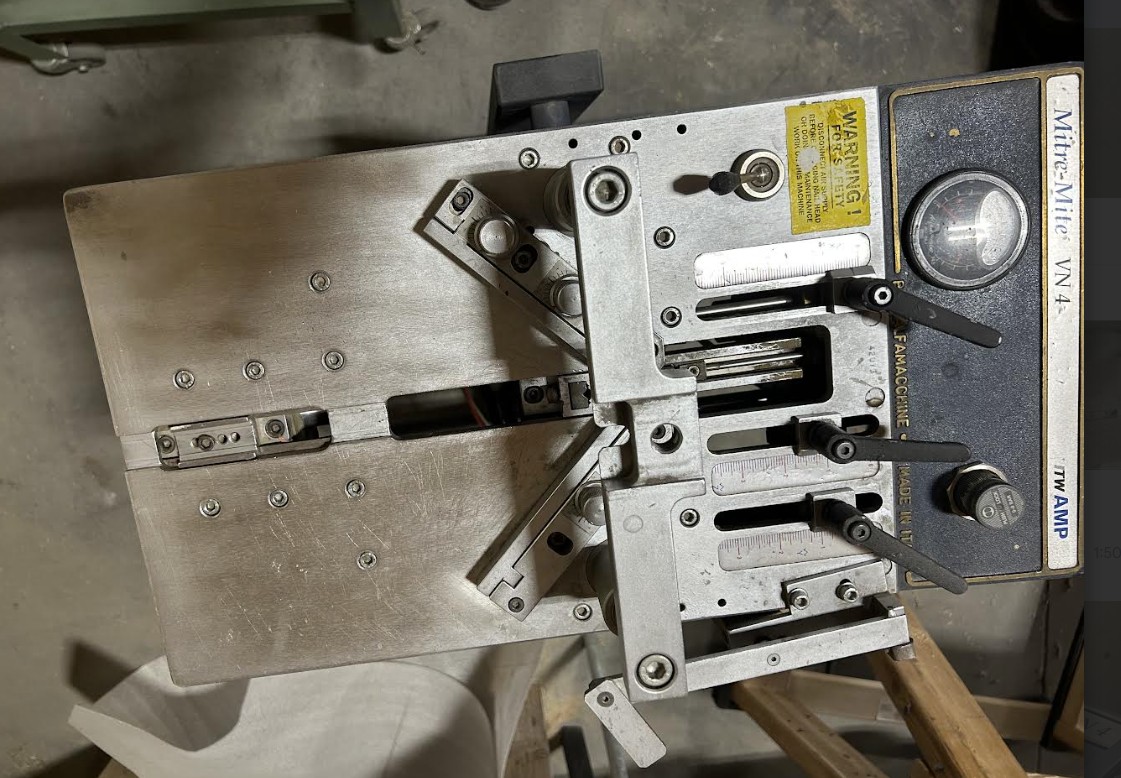 ITW AMP VN4 Pneumatic Frame Joiner / Underpinner (Used) Item # UE-112025D