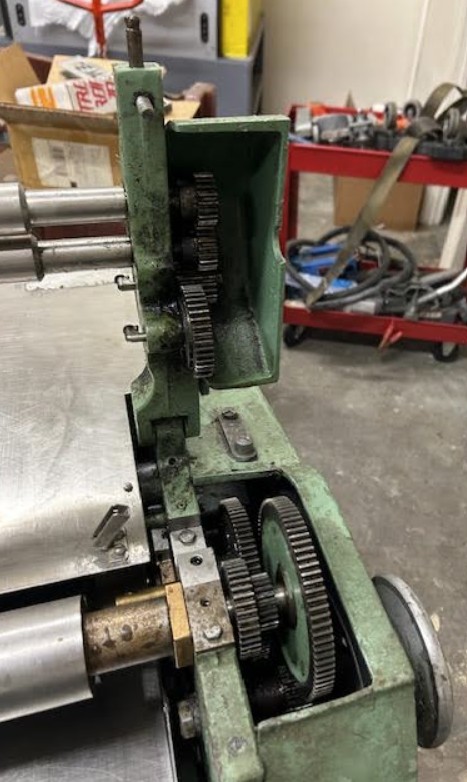 Potdevin NTZ32 32″ Cold Gluer with Stand (used) Item #UE-122325A