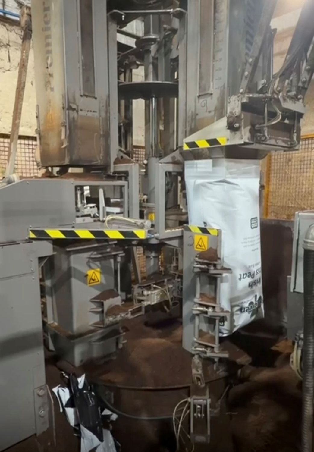 Premier Tech EM-600R1 Bailing Machine & AP-215 Palletizer System (Used) Item # UE-012026D