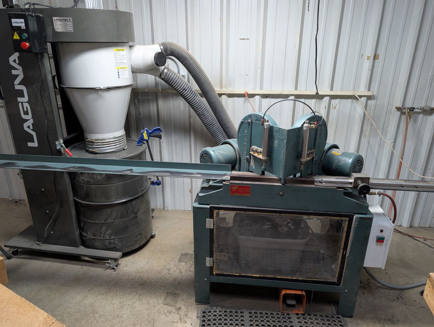 Pistorius MN200 Double Mitre Saw and Laguna Dust Collector (Used) Item # UE-020426B