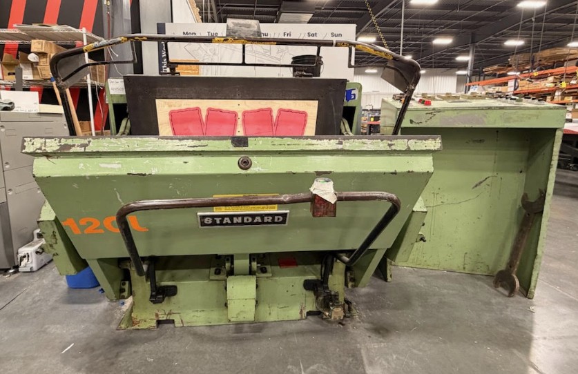 Standard Clamshell Die Cutter 32 x 44″ (Used) Item # UE-021826A