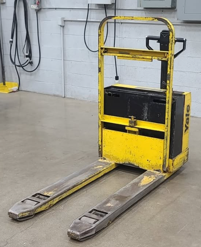 Martin Yale Truck MPB040 4,000 LB Walkie Pallet Truck (Used) Item # UE-030826D