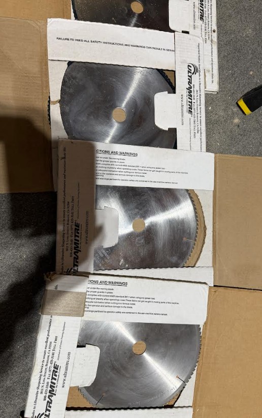 Cassese CS939 MA Double Miter Saw (Used) Item # UE-031126B