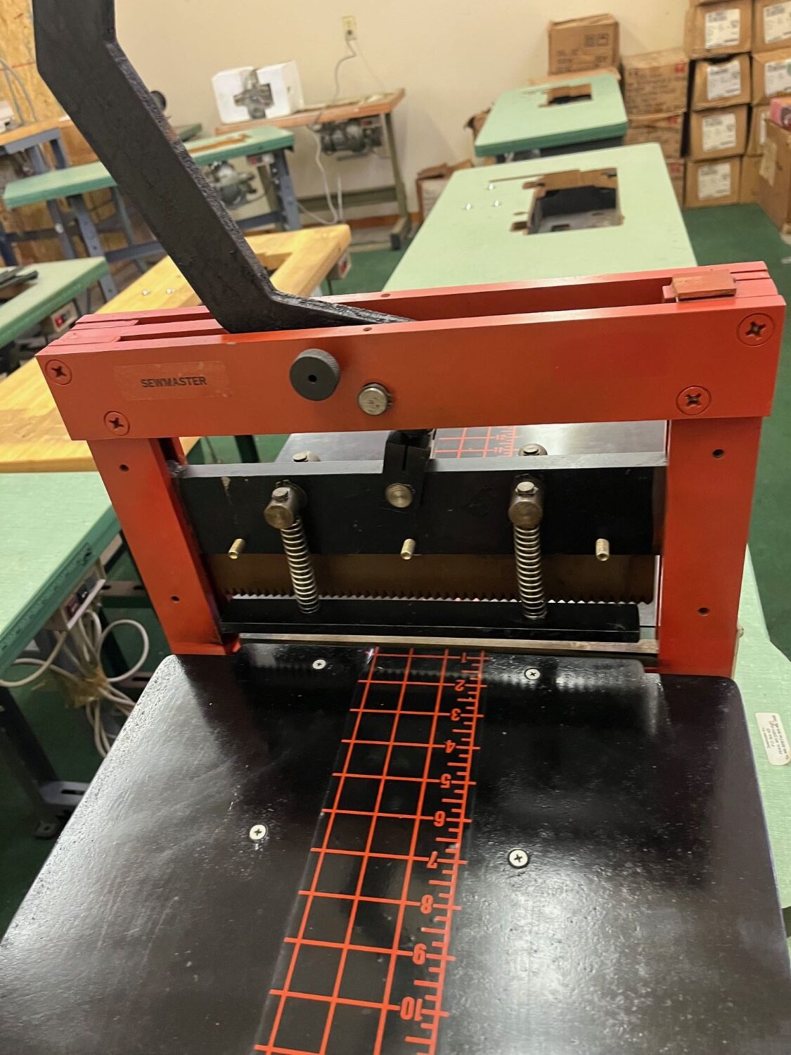 Chandler SM-12PH Manual / Portable Swatch Cutter (Used) Item # UE-031626C