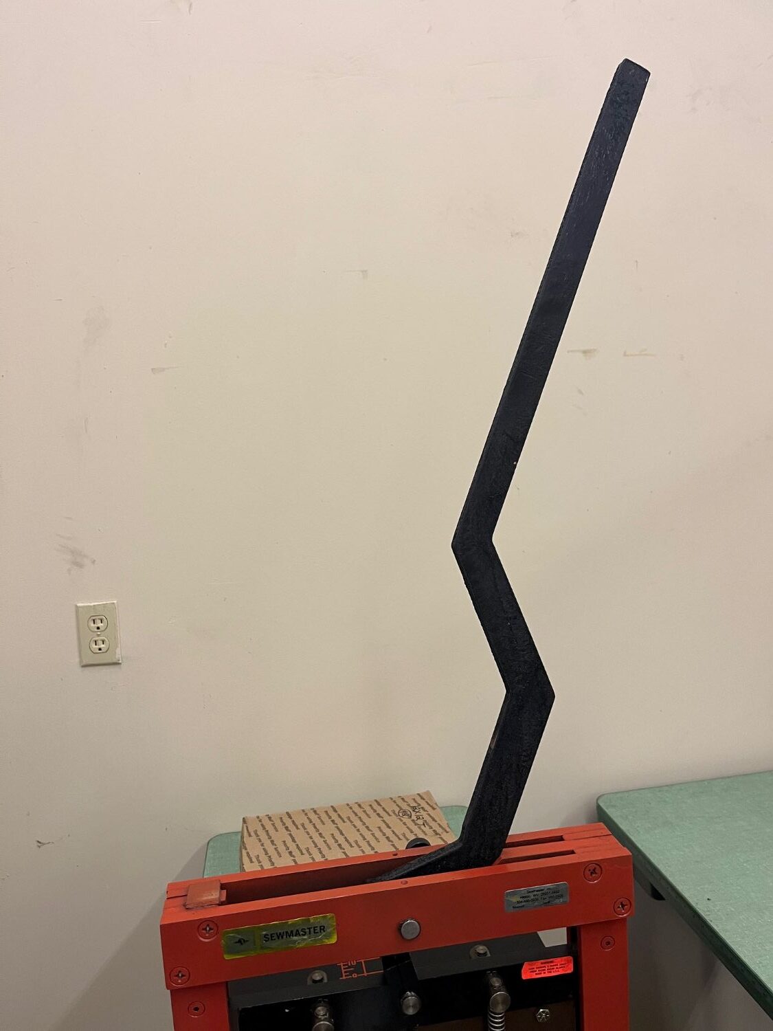 Chandler SM-12PH Manual / Portable Swatch Cutter (Used) Item # UE-031626C