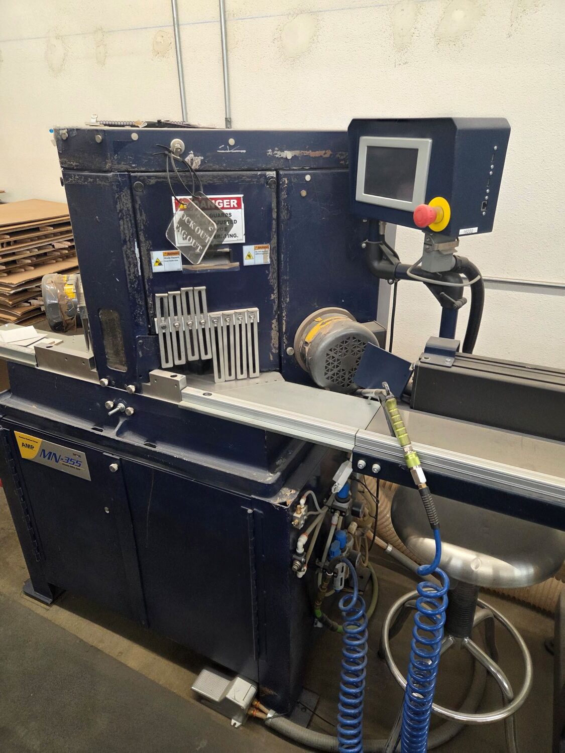 Fletcher AMP MN-355 Double Mitre Saw w/ AG-2000M Programmable Measuring System (Used) Item # UE-032326B