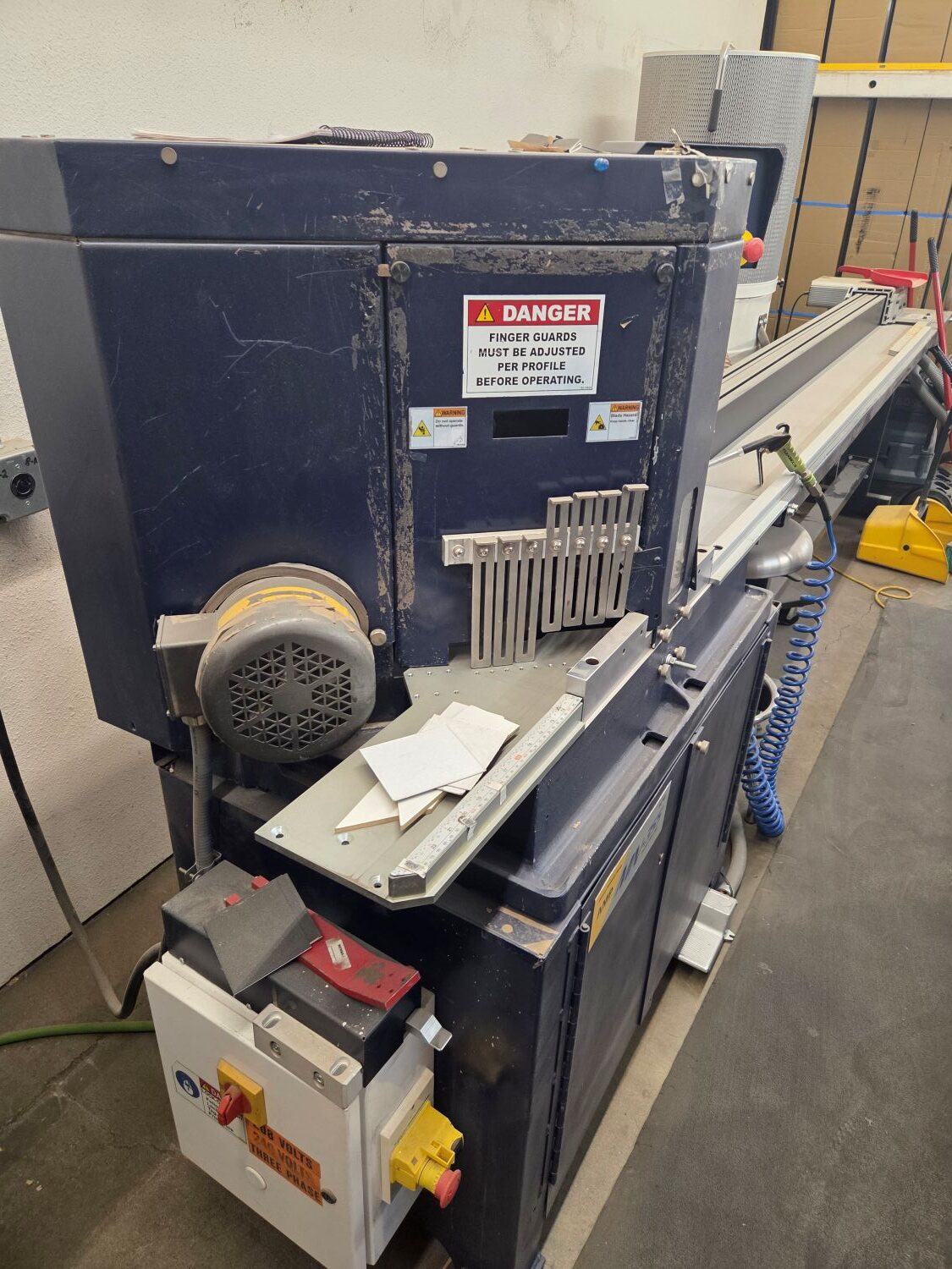 Fletcher AMP MN-355 Double Mitre Saw w/ AG-2000M Programmable Measuring System (Used) Item # UE-032326B