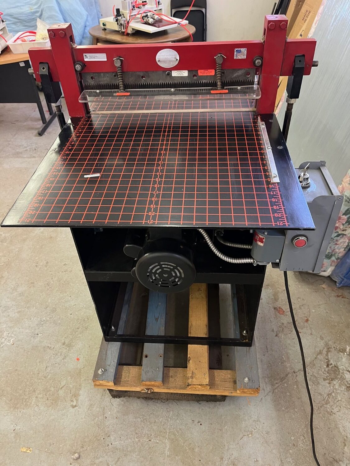 Swatch Boss Power 20″ Swatch Cutter (Used) Item # UE-032426A