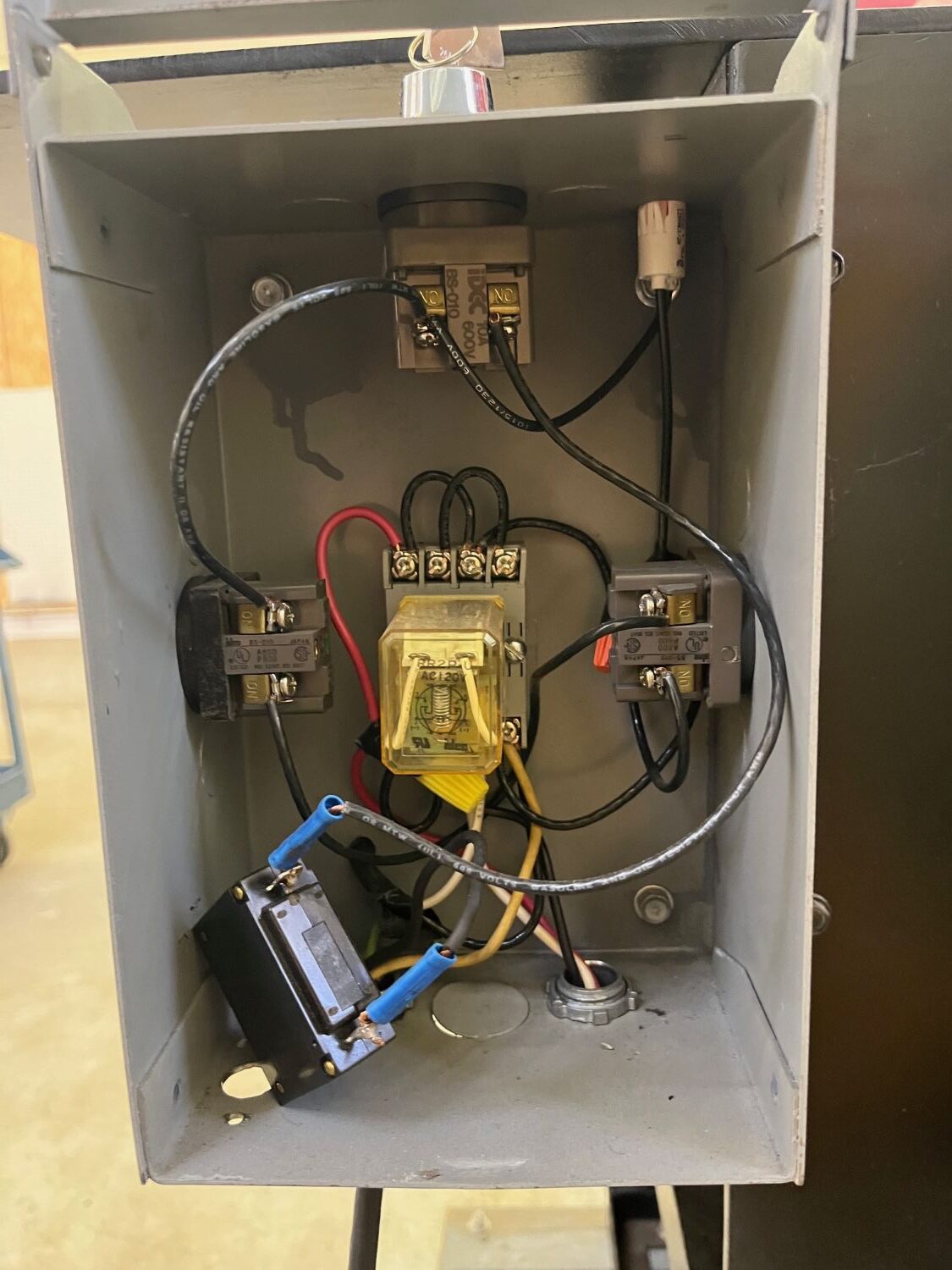 Swatch Boss Power 20″ Swatch Cutter (Used) Item # UE-032426A