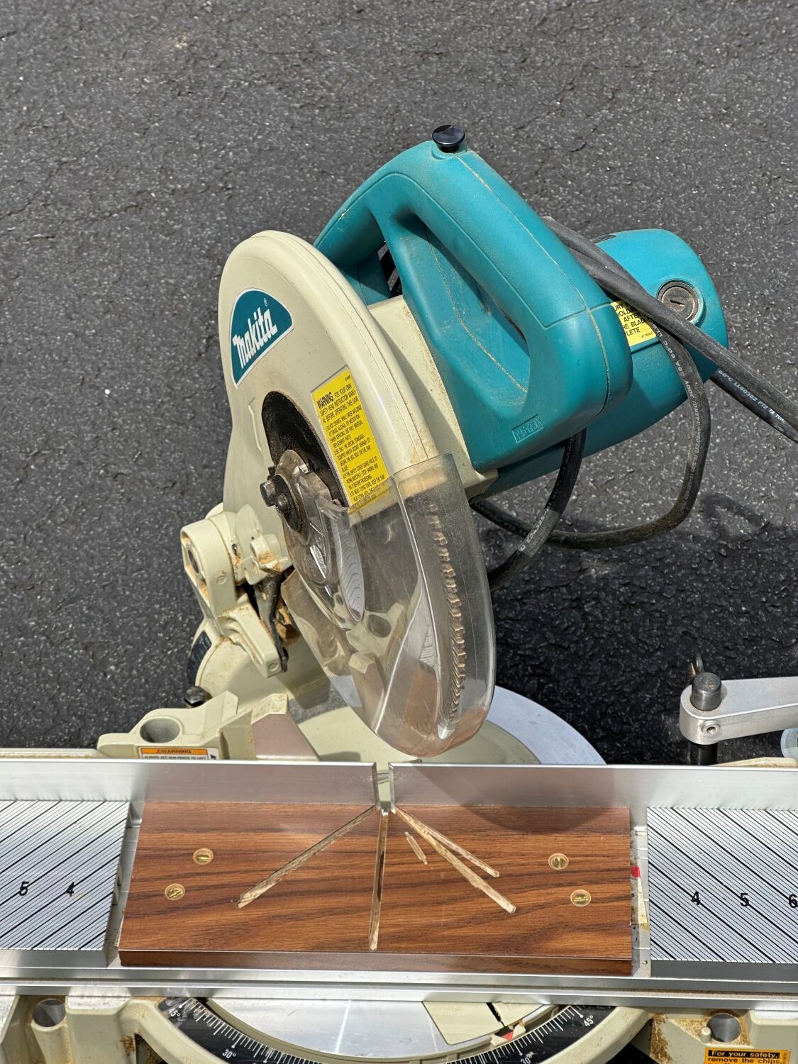 Clearmount Miter Saw Scale with Saw (Used) Item # UE-040926C