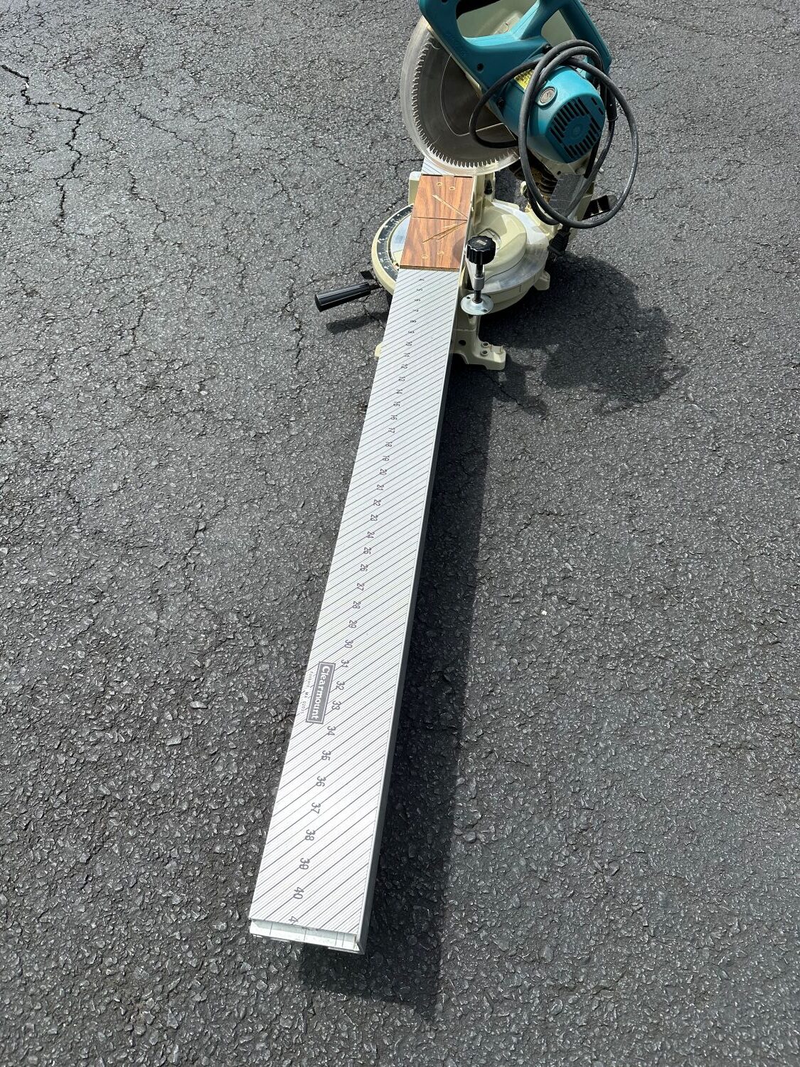 Clearmount Miter Saw Scale with Saw (Used) Item # UE-040926C