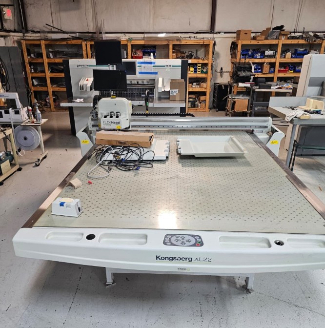 Esko Kongsberg XL22 Flatbed Digital Cutter / Cutting Table (Used) Item # UE-042326A