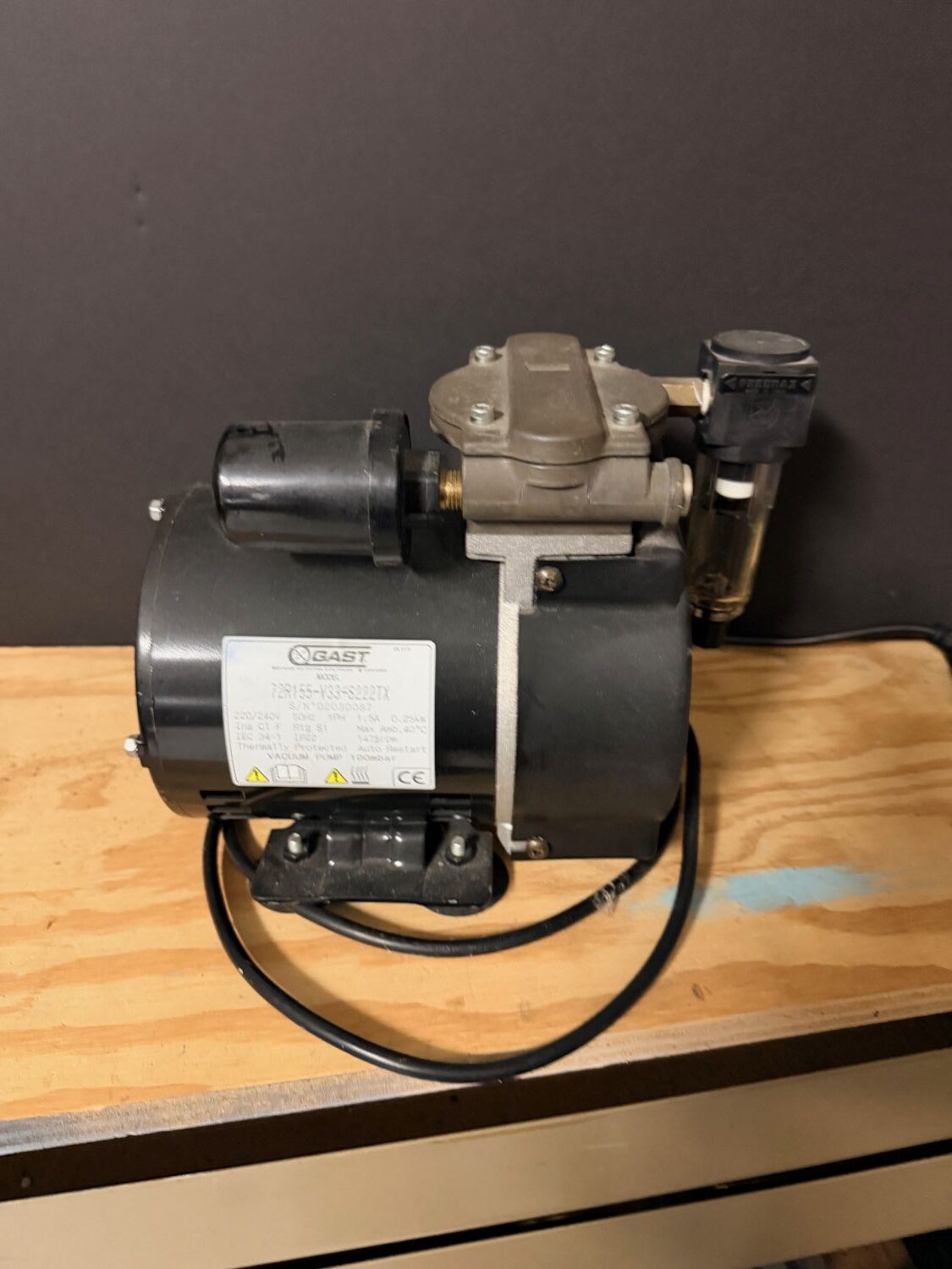Gast Model 72R155 Vacuum Pump (Used) Item # UE-043026C