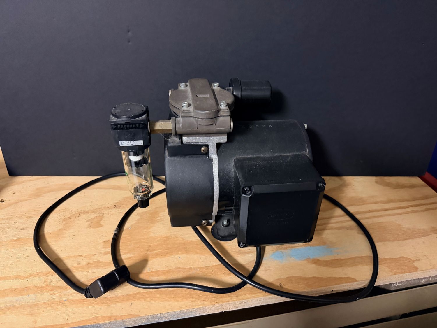 Gast Model 72R155 Vacuum Pump (Used) Item # UE-043026C