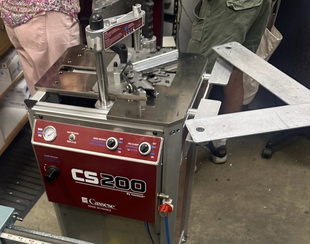 Cassese CS200 Underpinner / Joiner / Vnailer (Used) Item # UE-050426H